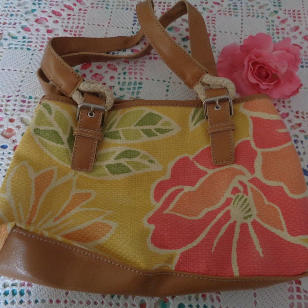 NWT TROPICAL ISLAND FLOWERS CLOTHE PURSE